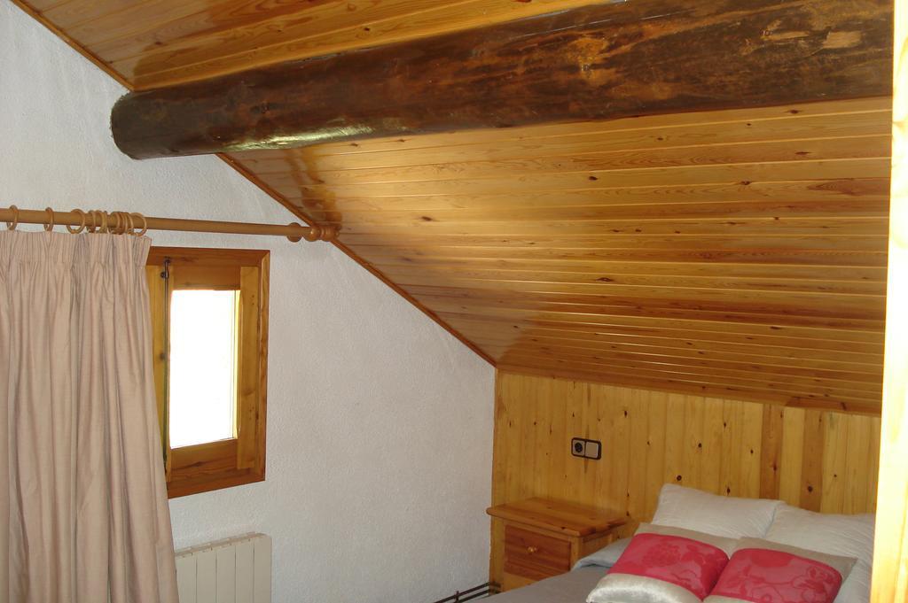 Apartaments Pont Romanic Espot Habitación foto