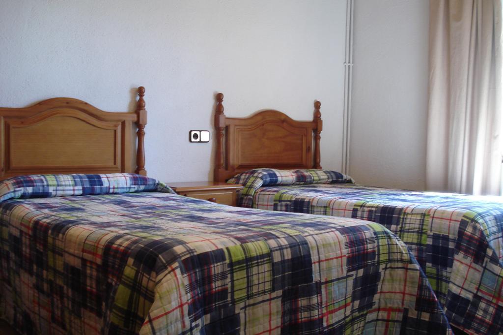 Apartaments Pont Romanic Espot Habitación foto
