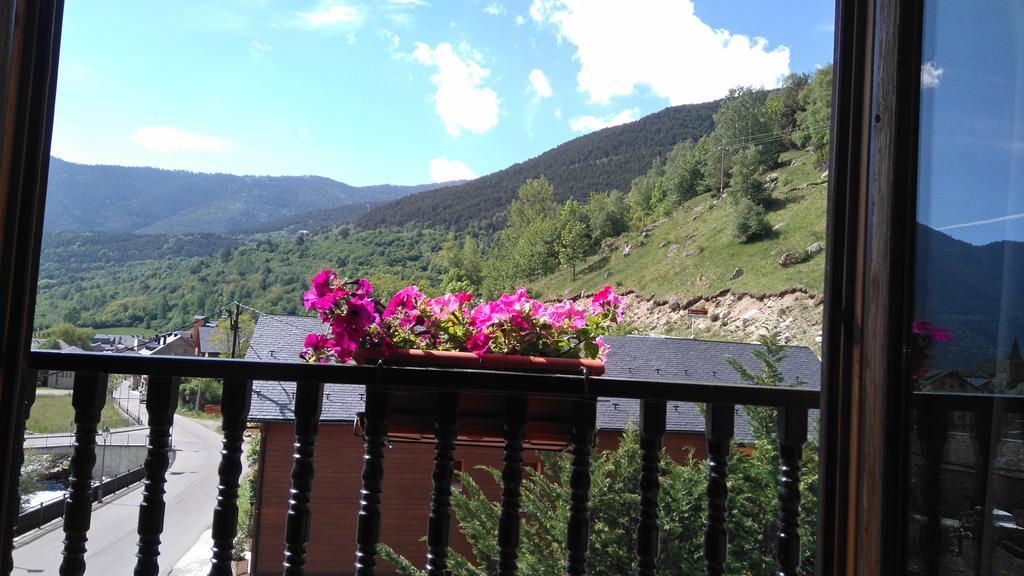 Apartaments Pont Romanic Espot Exterior foto