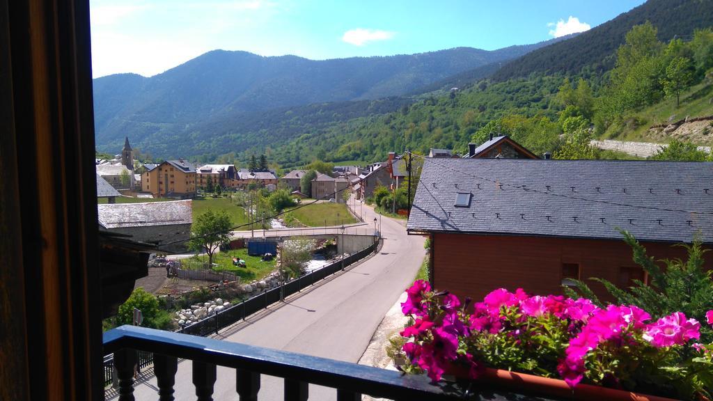 Apartaments Pont Romanic Espot Exterior foto