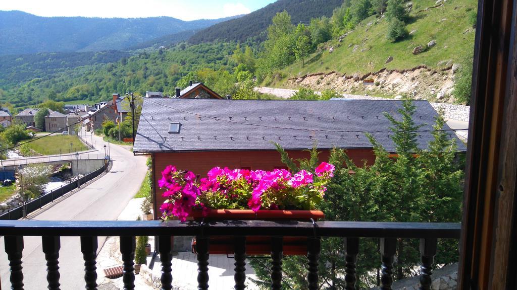 Apartaments Pont Romanic Espot Exterior foto