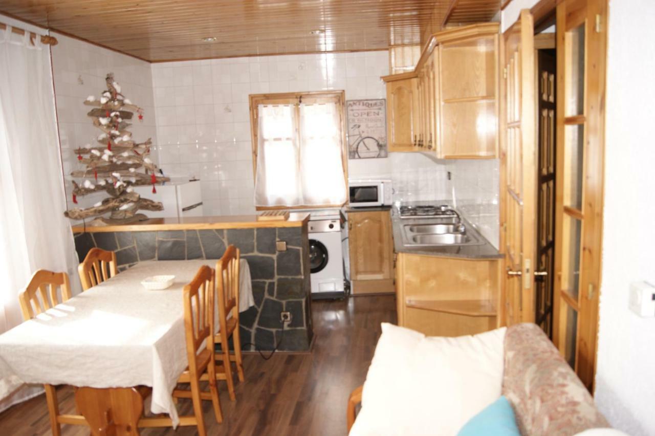 Apartaments Pont Romanic Espot Exterior foto
