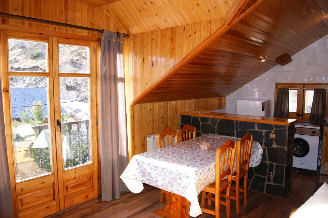 Apartaments Pont Romanic Espot Exterior foto