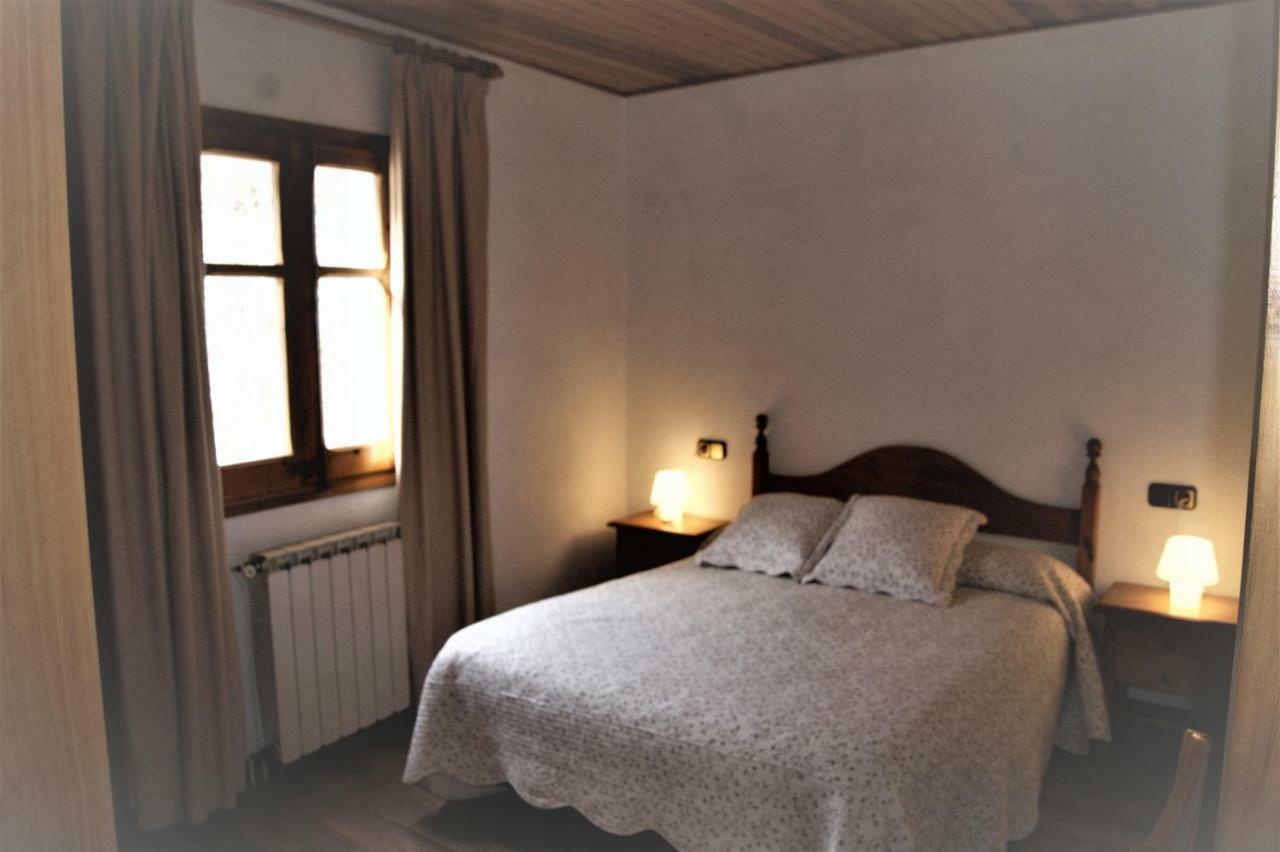 Apartaments Pont Romanic Espot Exterior foto